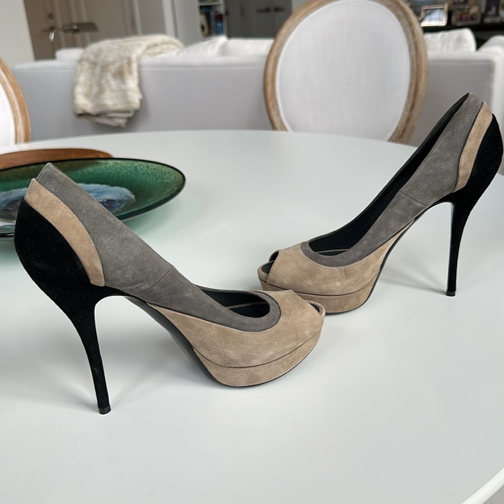 Gucci Color Block Suede Peep Toe Platform Heels NWOT - Picture 5 of 10